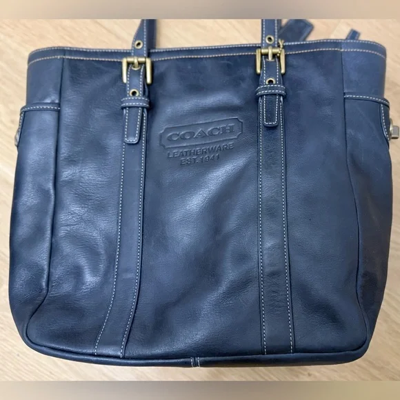 Coach Vintage Hamptons Shoulder/Tote Leather Bag in Navy w/ Embossed Logo - Picture 7 of 12
